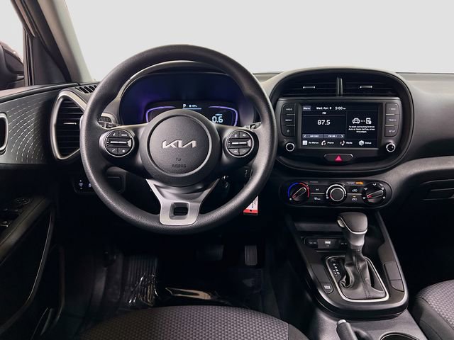 Certified 2025 Kia Soul LX w/ LX Technology Package image 21
