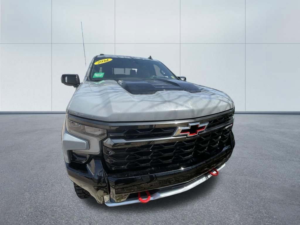 Used 2024 Chevrolet Silverado 1500 ZR2 w/ Technology Package image 4