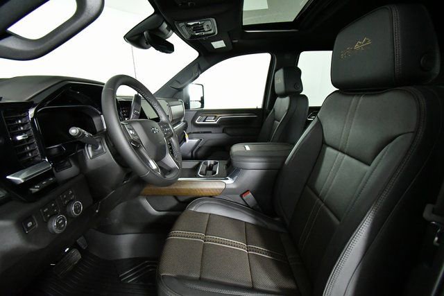 New 2026 Chevrolet Silverado 2500 High Country w/ Midnight Edition image 5