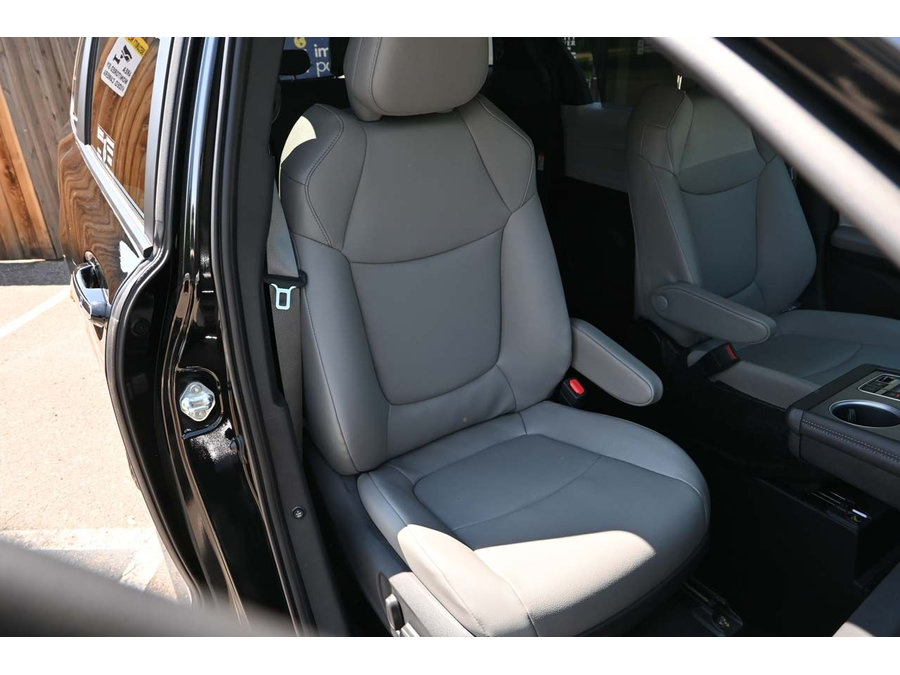 New 2025 Toyota Sienna XLE w/ XLE Plus Package AWD/4WD image 16