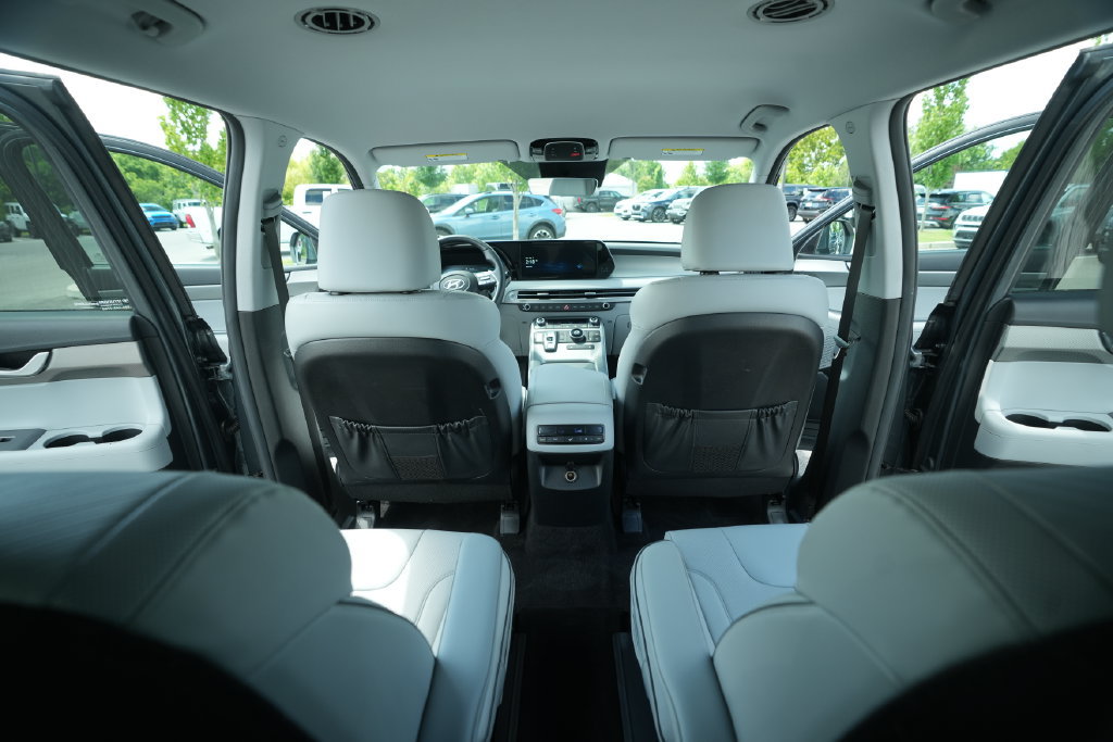 Used 2025 Hyundai Palisade SEL FWD image 24