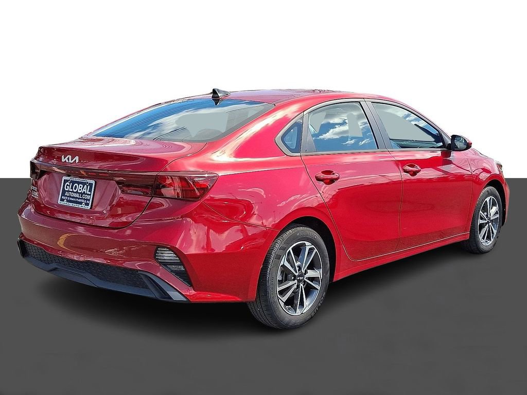 Used 2023 Kia Forte LXS image 7