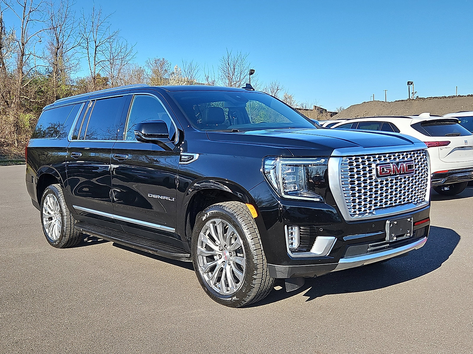 Certified 2023 GMC Yukon XL Denali image 1