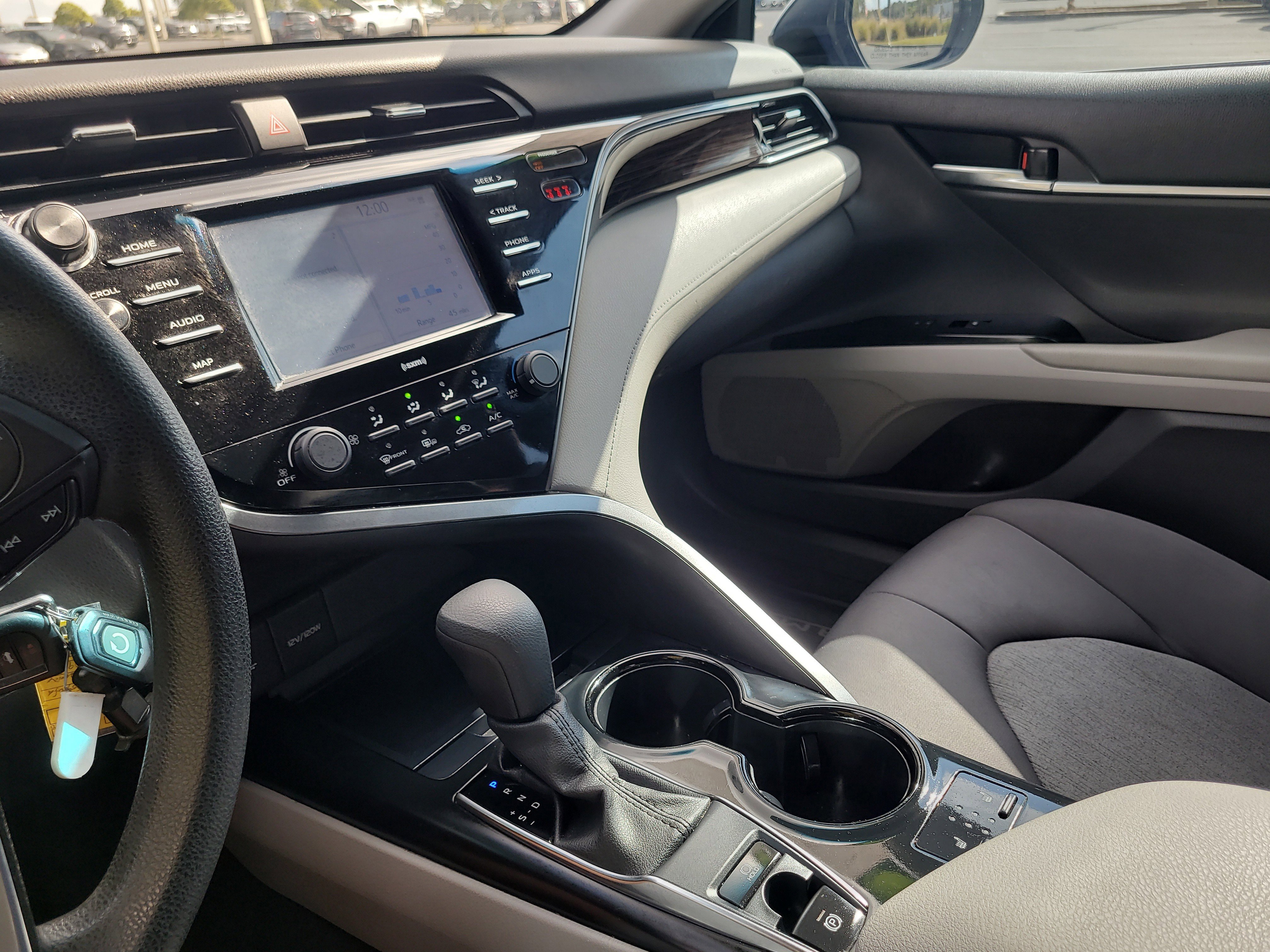 Used 2020 Toyota Camry LE image 20