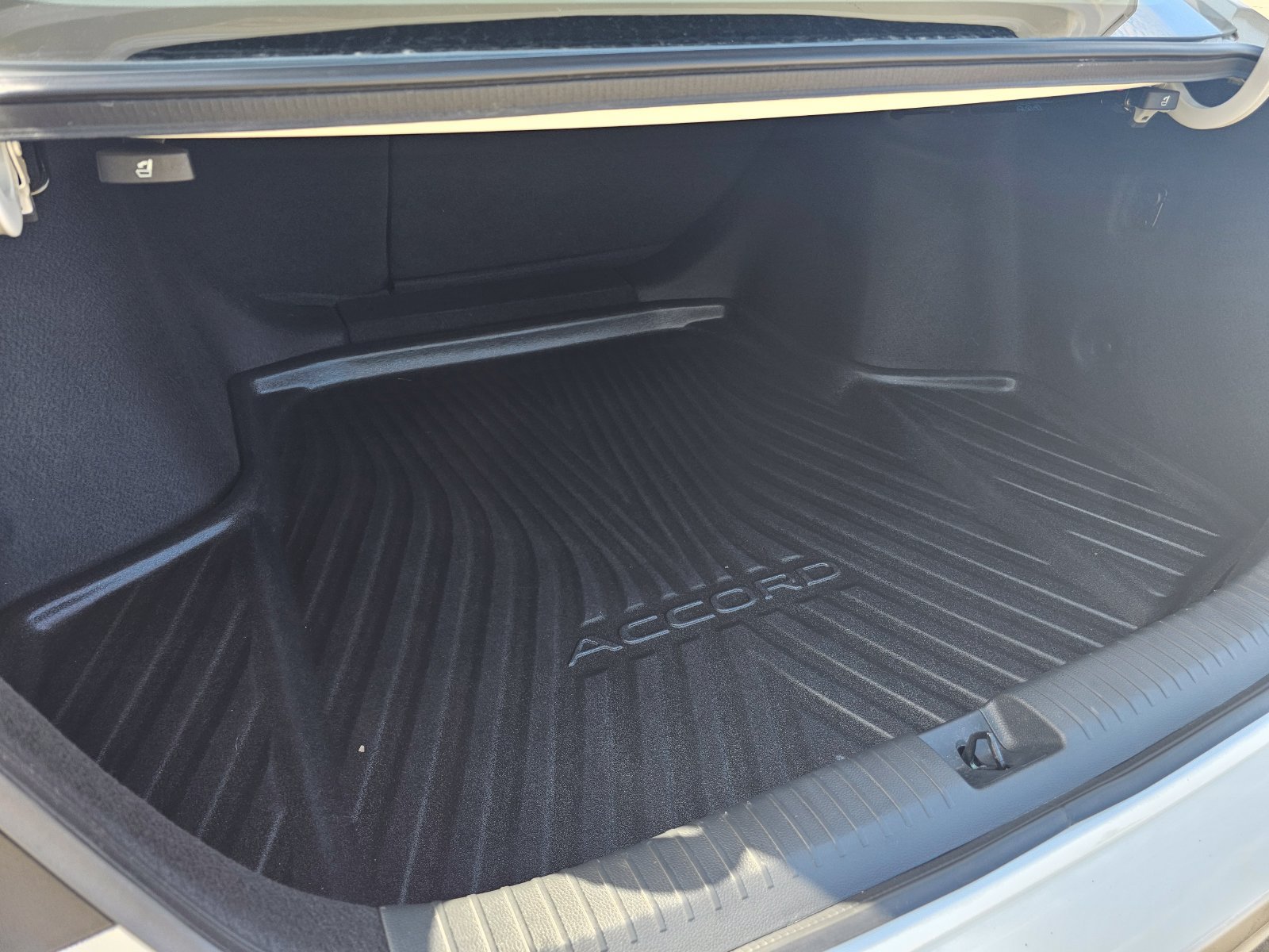 Used 2024 Honda Accord Touring image 33