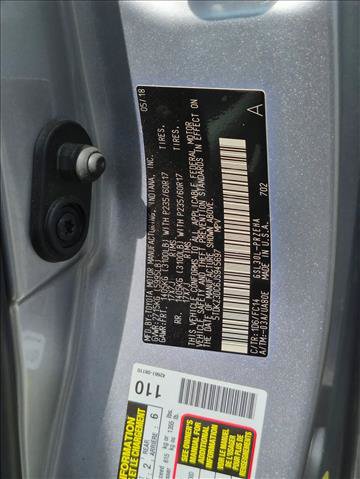 Used 2018 Toyota Sienna LE w/ Carpet Mat Package FWD image 17