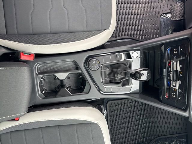 New 2025 Volkswagen Taos SE image 16