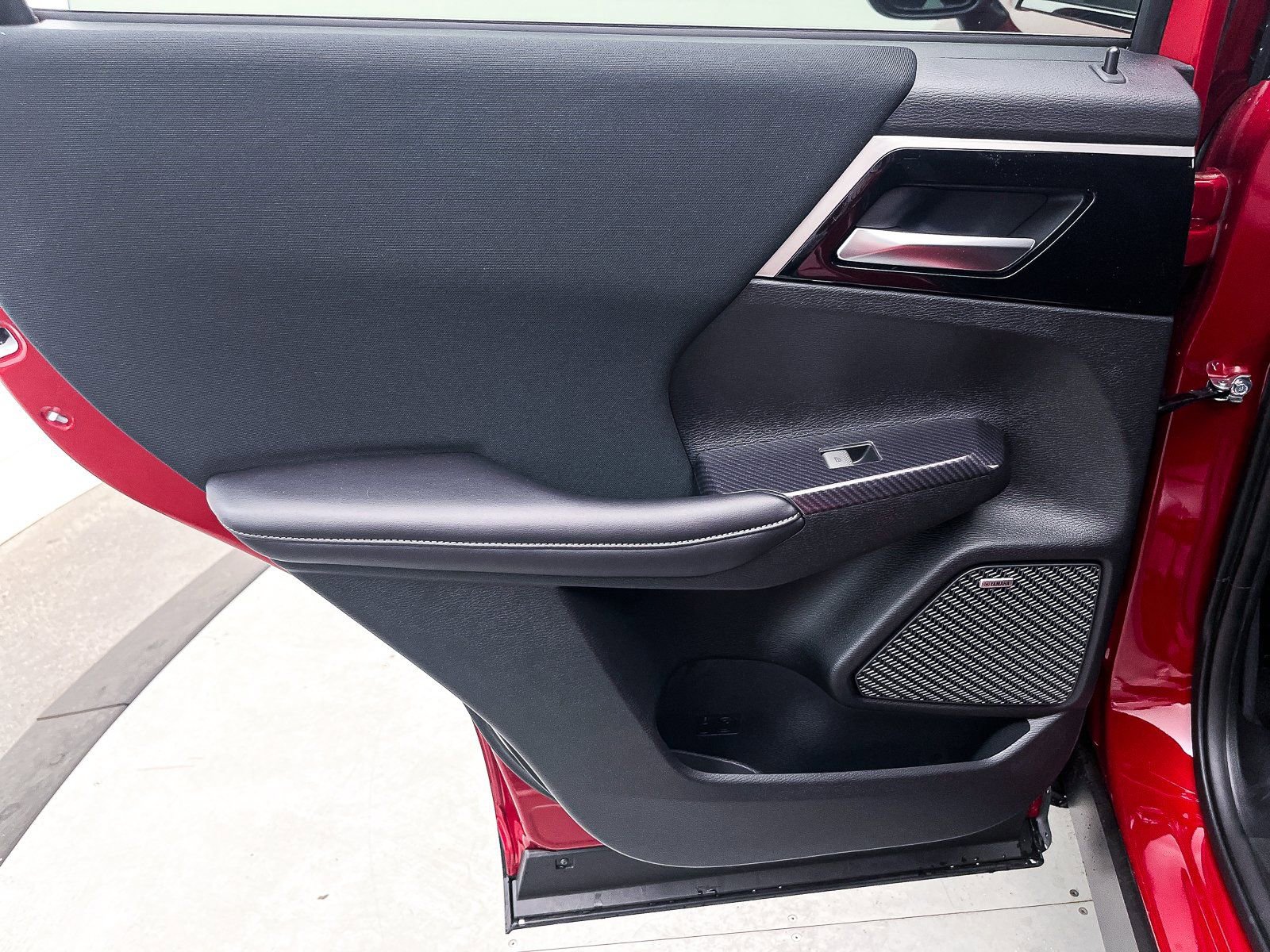 New 2025 Mitsubishi Outlander ES image 24