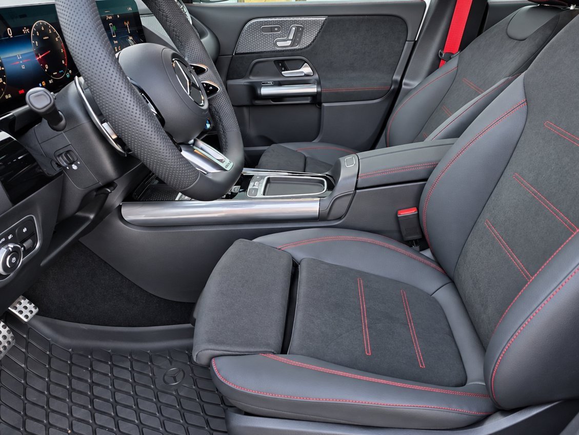 New 2026 Mercedes-Benz GLA 35 AMG 4MATIC image 15