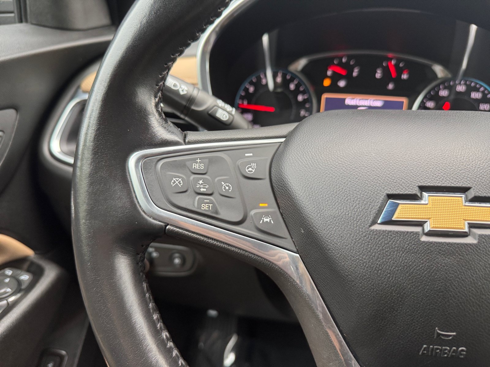 Used 2022 Chevrolet Equinox Premier AWD/4WD image 24