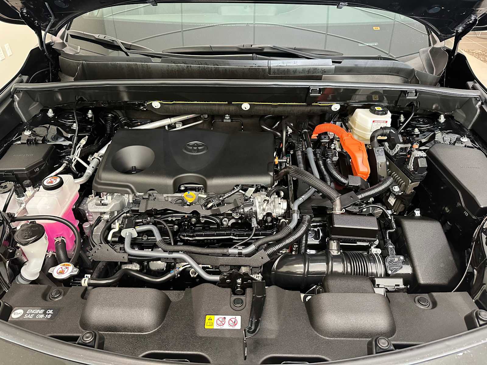 Certified 2024 Toyota Venza XLE AWD/4WD image 9