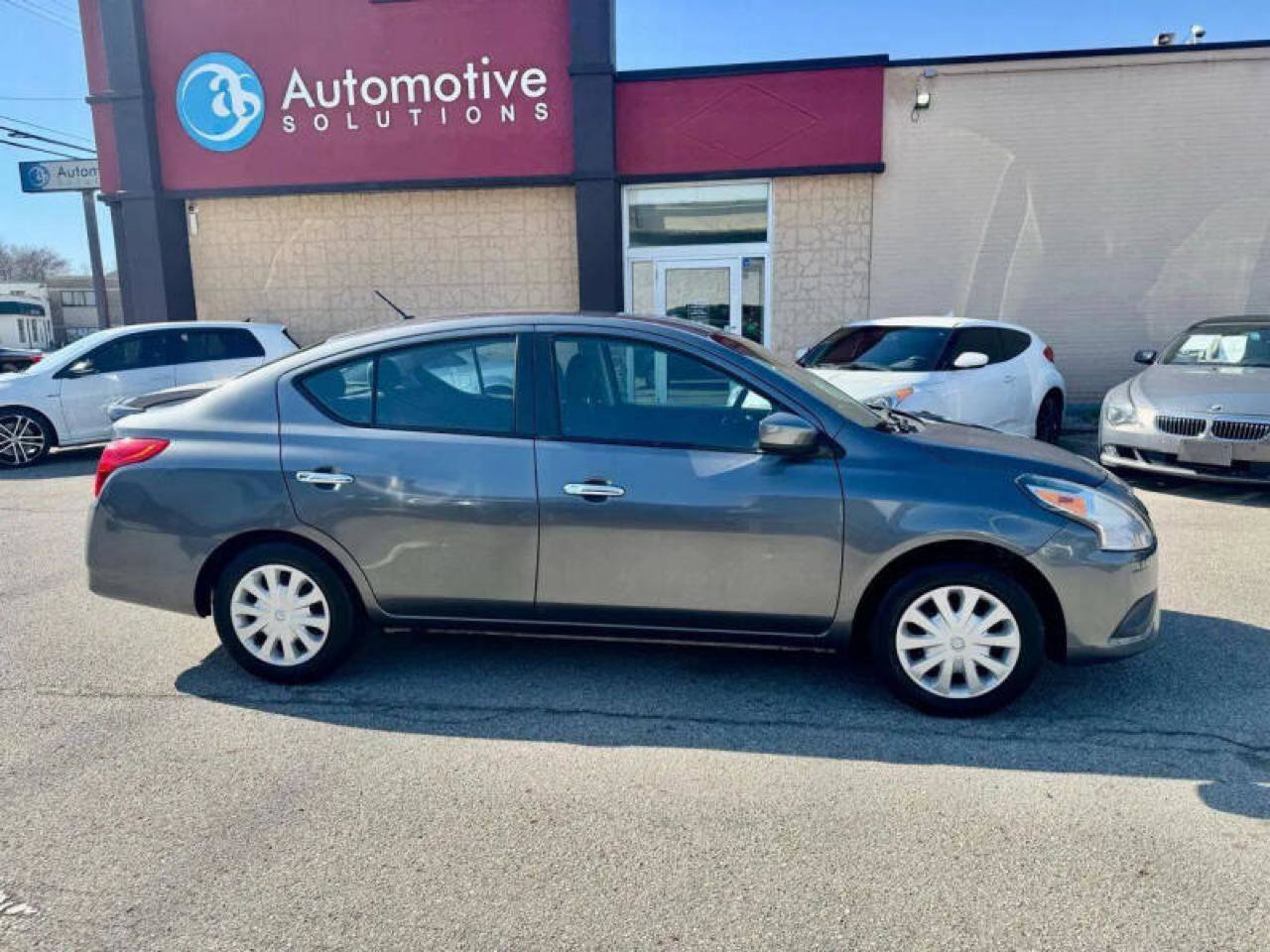 Used 2018 Nissan Versa SV FWD image 5