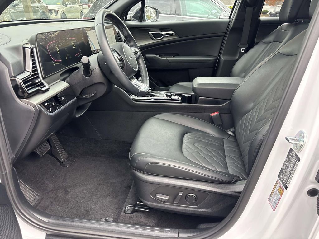 Used 2025 Kia Sportage X-Line w/ Premium Package image 7