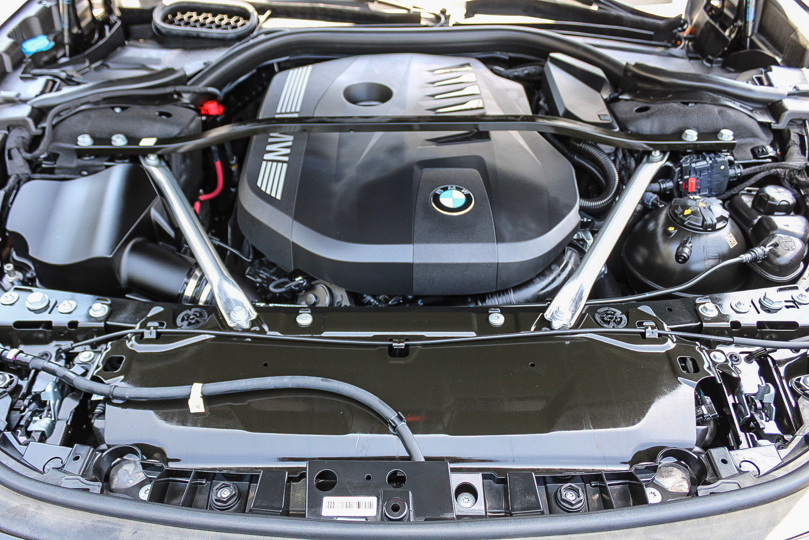 Certified 2025 BMW 740i w/ Premium Package RWD image 27