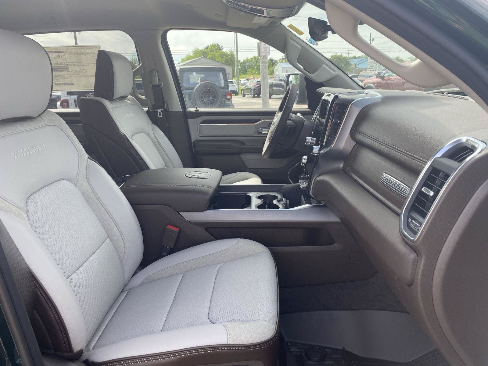 New 2026 RAM 1500 Laramie w/ Chrome Appearance Group AWD/4WD image 40
