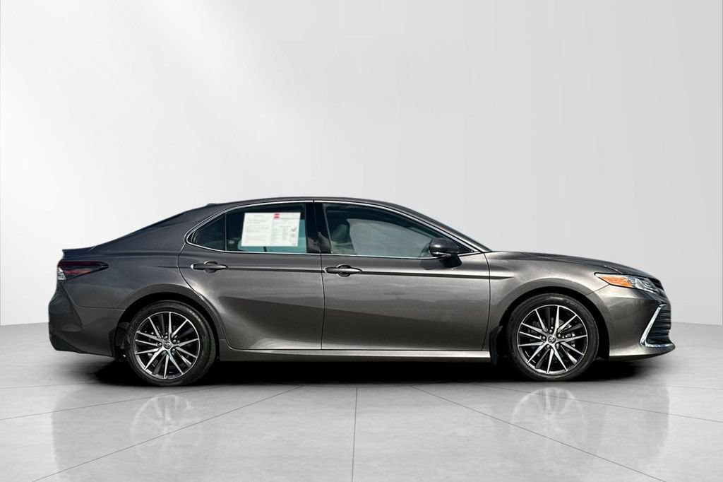 Used 2021 Toyota Camry XLE w/ Navigation Package FWD image 7
