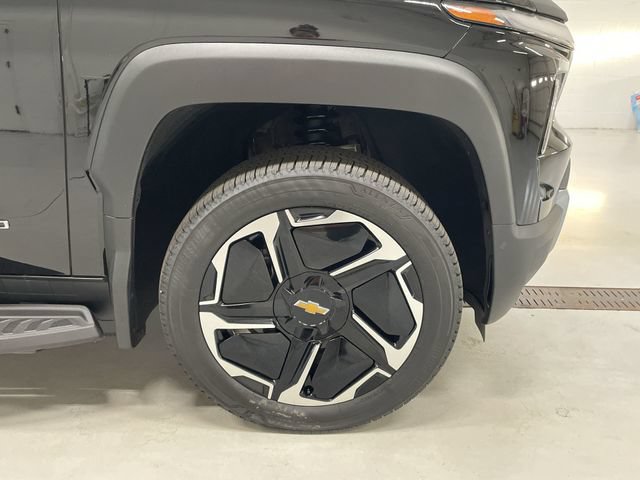 New 2026 Chevrolet Silverado EV LT w/ Premium Package AWD/4WD image 14