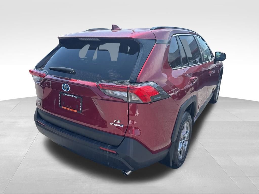 Used 2023 Toyota RAV4 LE AWD/4WD image 5
