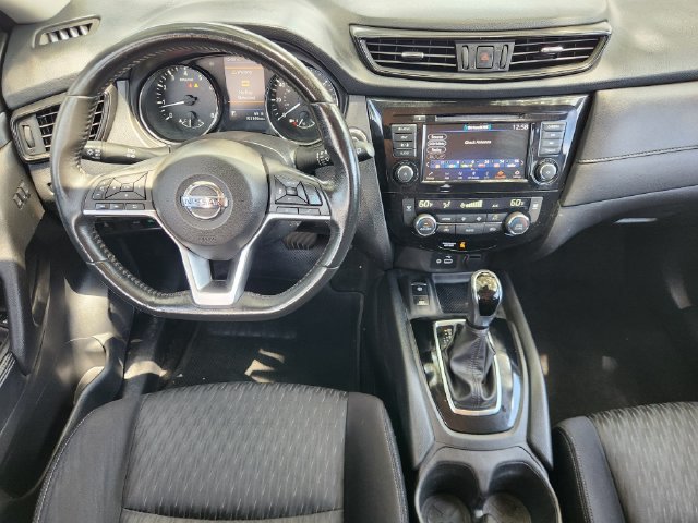 Used 2019 Nissan Rogue SV w/ Premium Package FWD image 27