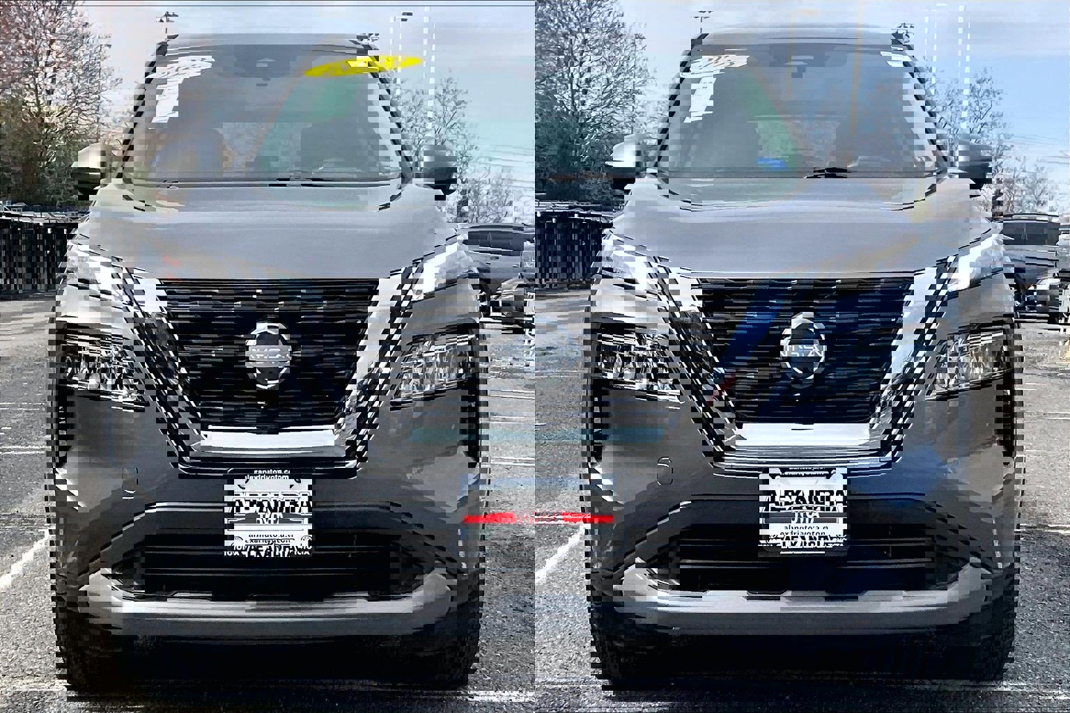 Used 2023 Nissan Rogue SV image 3