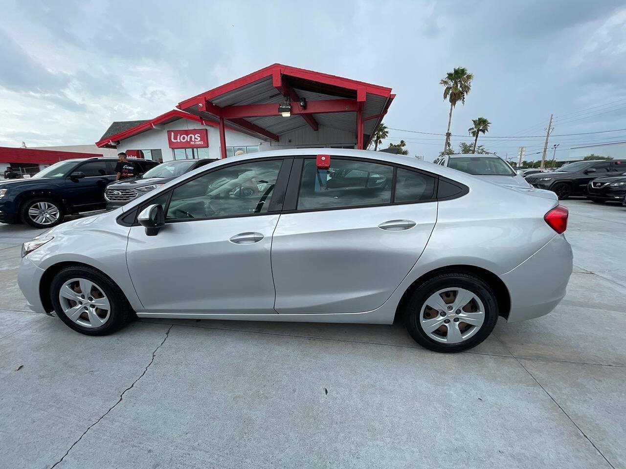 Used 2018 Chevrolet Cruze LS FWD image 6
