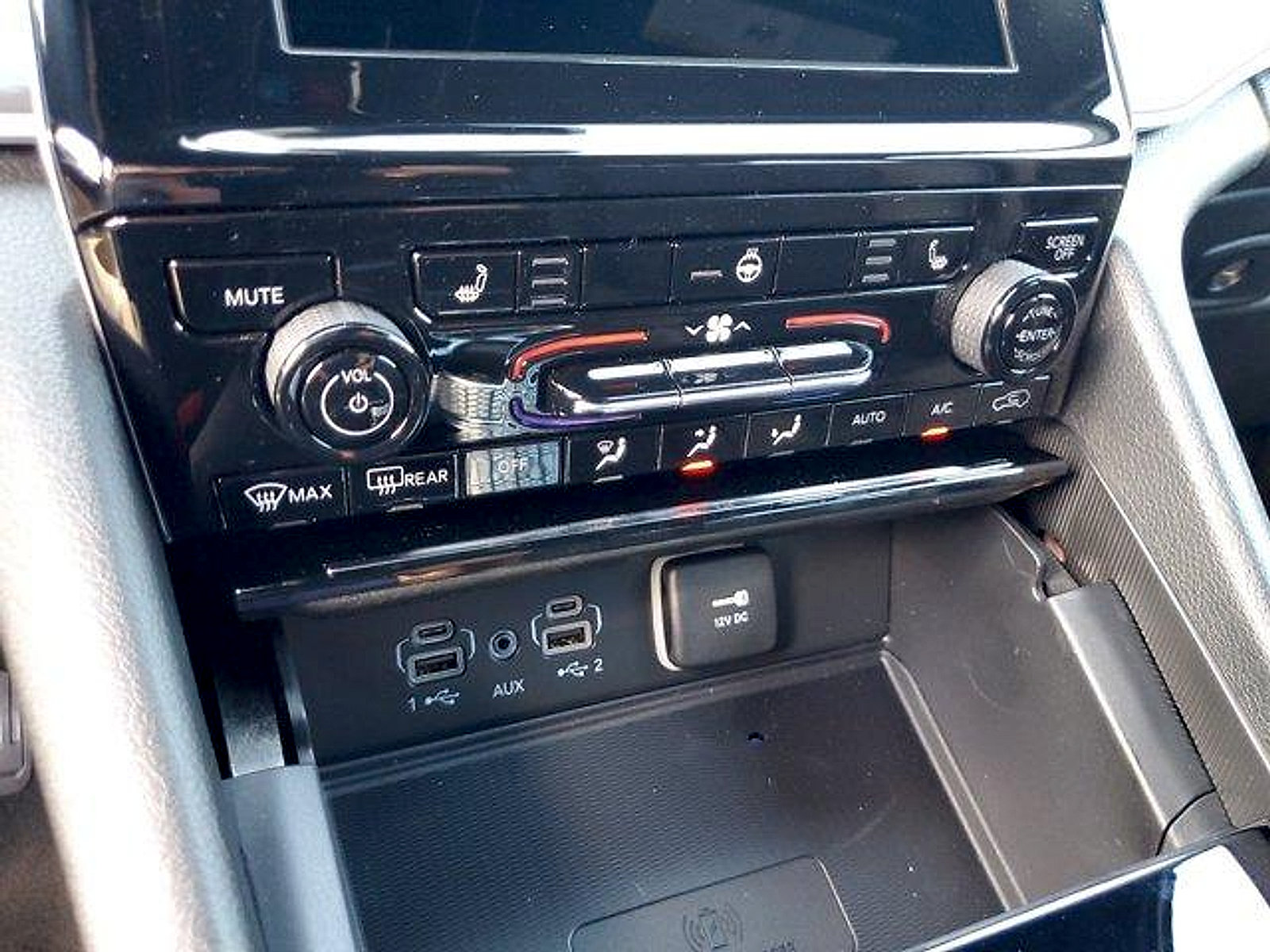 New 2024 Jeep Grand Cherokee L Altitude RWD image 14