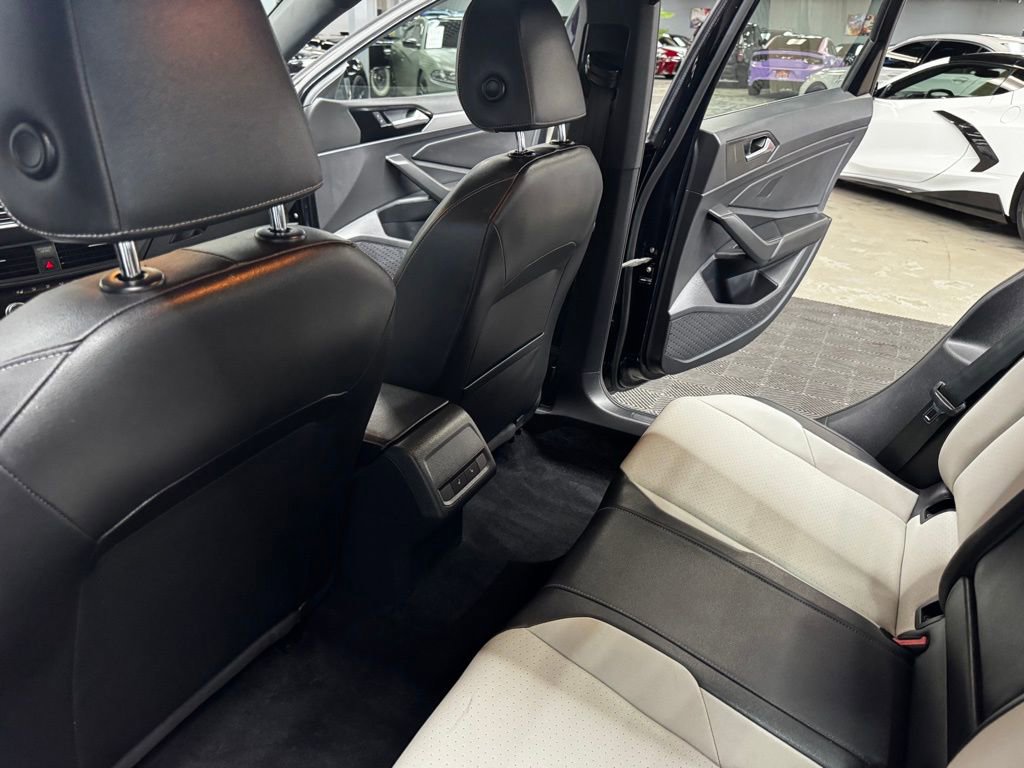 Used 2019 Volkswagen Jetta R-Line w/ R-Line Cold Weather Package FWD image 39