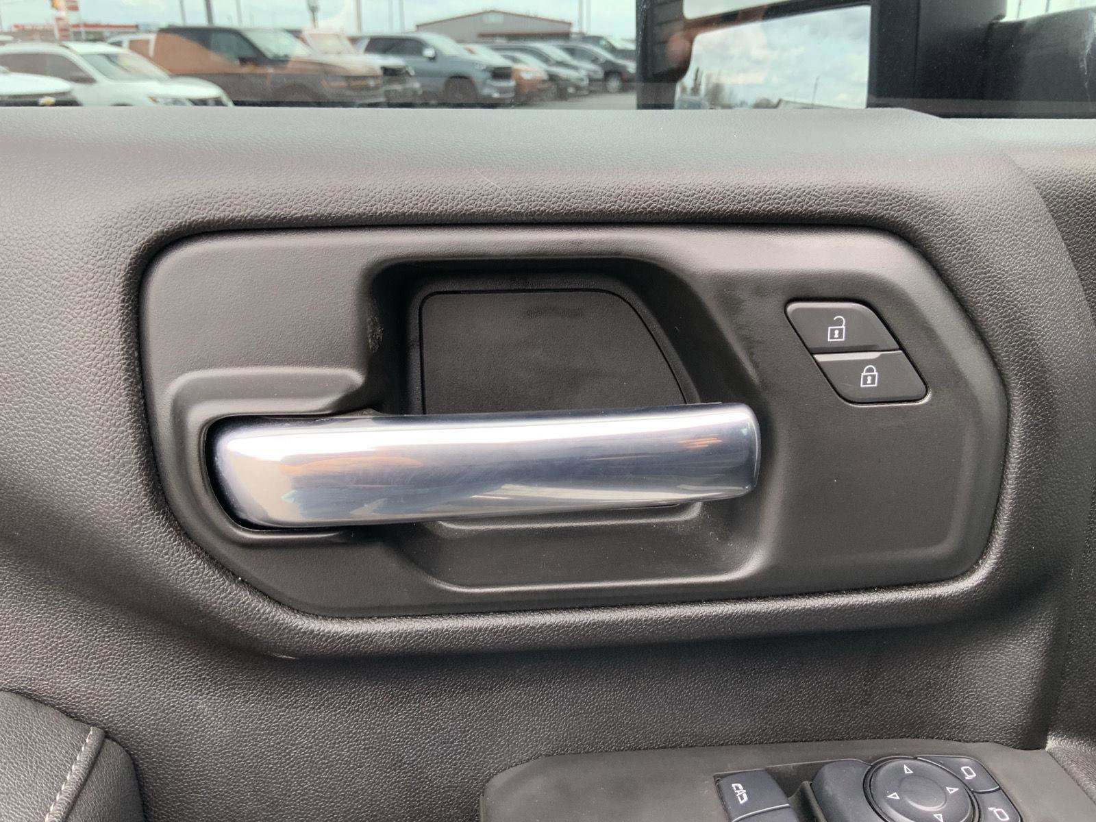 Used 2025 GMC Sierra 2500 SLE w/ SLE Convenience Package image 21