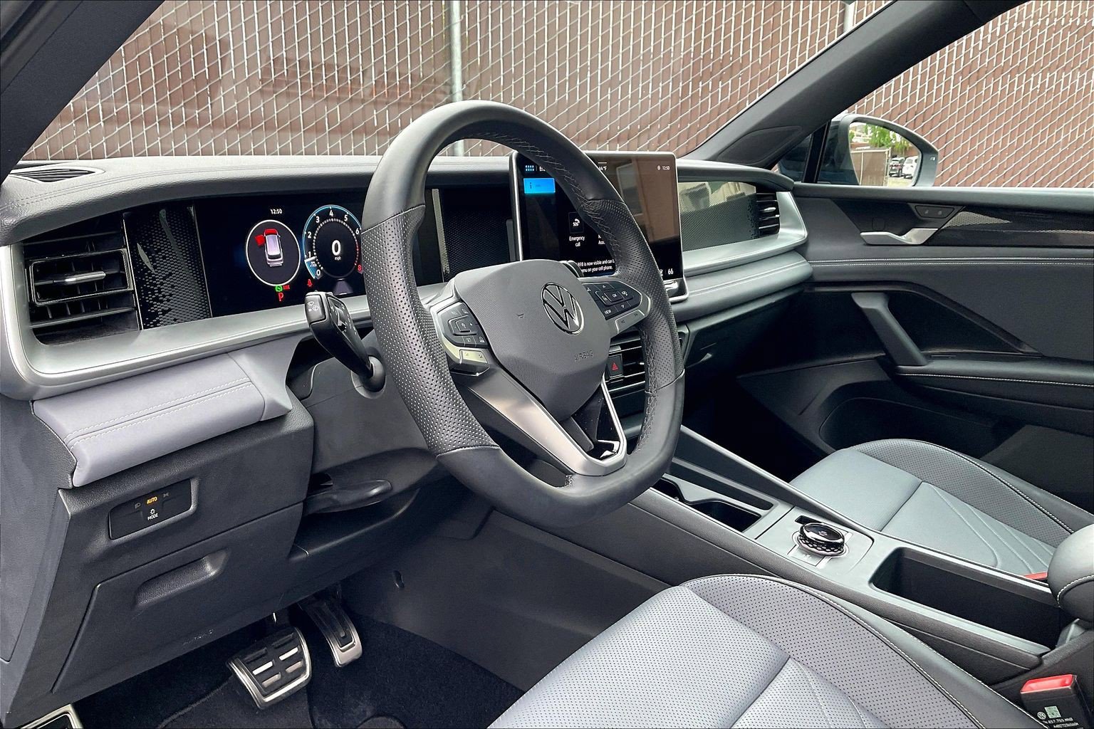 Certified 2025 Volkswagen Tiguan SE R-Line AWD/4WD image 14