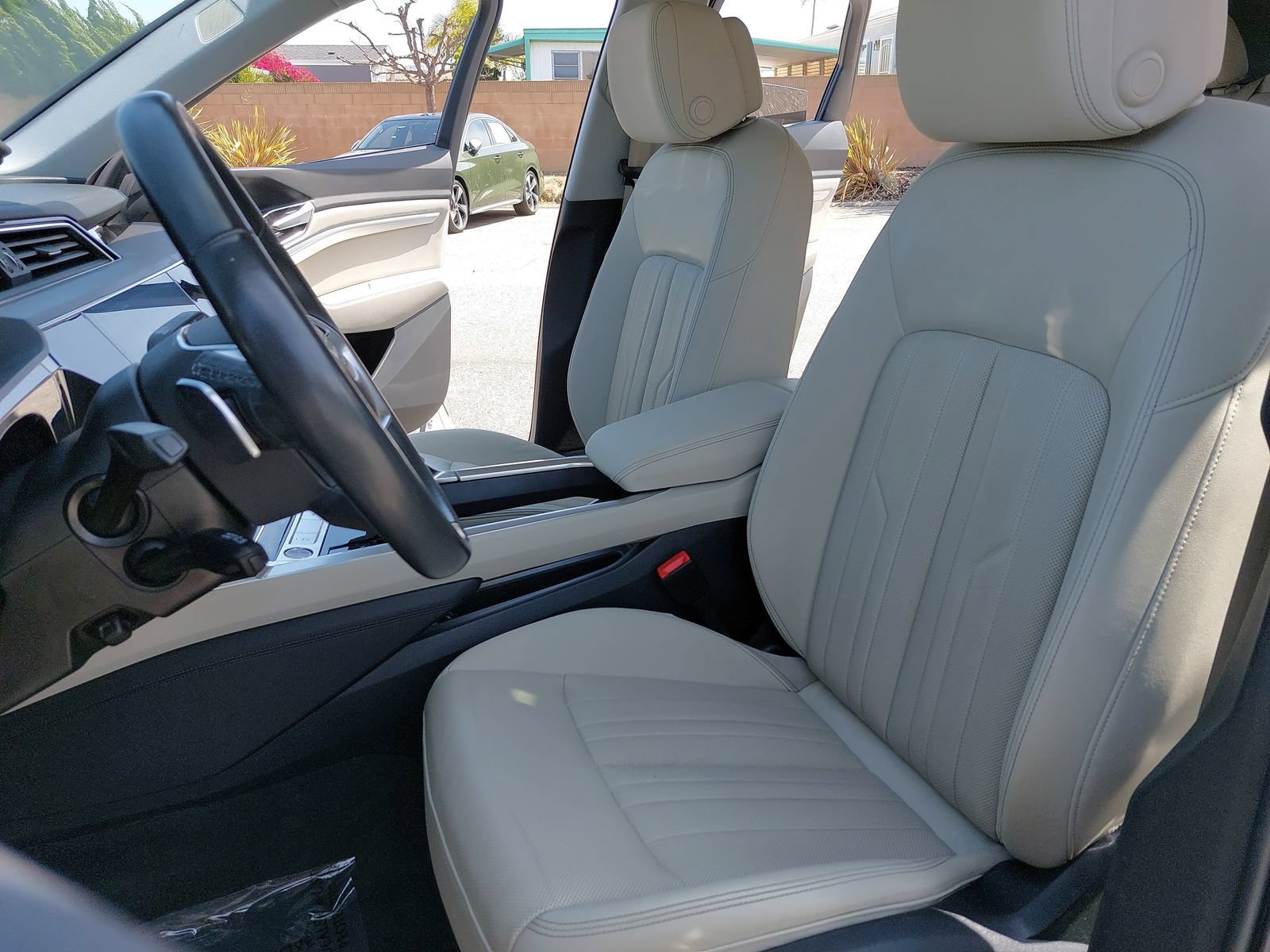 Used 2024 Audi Q8 e-tron Premium Plus w/ Premium Plus Package AWD/4WD image 15