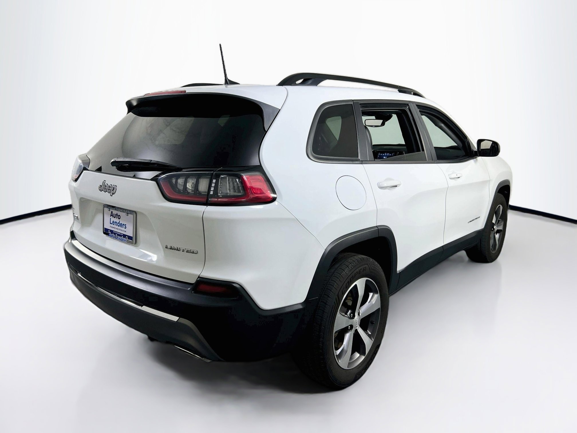 Used 2022 Jeep Cherokee Limited AWD/4WD image 5