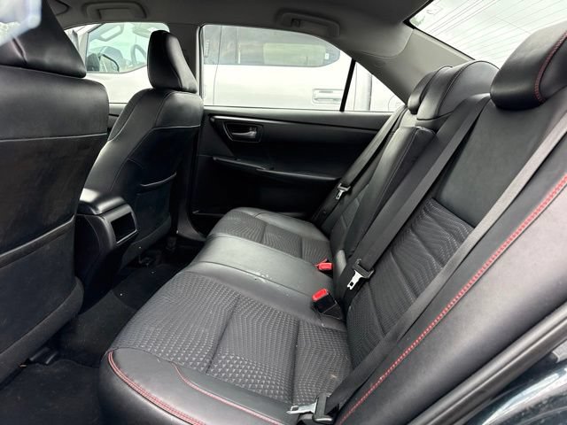 Used 2015 Toyota Camry SE FWD image 9