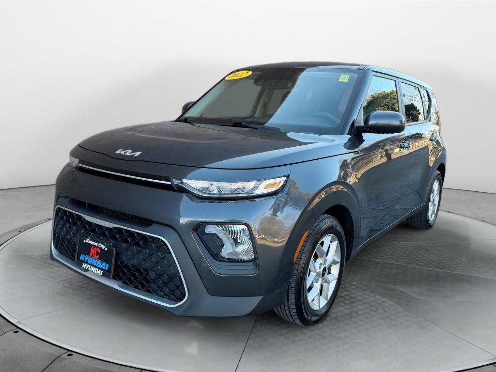 Used 2022 Kia Soul LX w/ Technology Package image 1