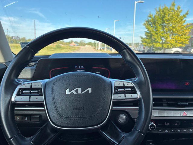 Used 2024 Kia Telluride S w/ S Sunroof Package FWD image 9