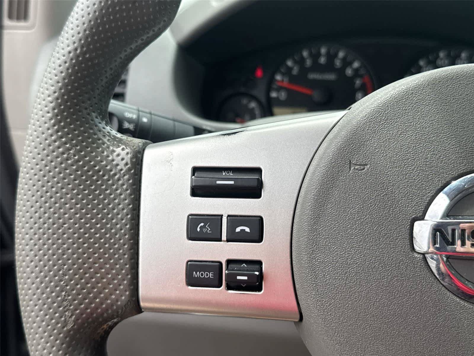 Used 2020 Nissan Frontier SV w/ SV Utility Package AWD/4WD image 18