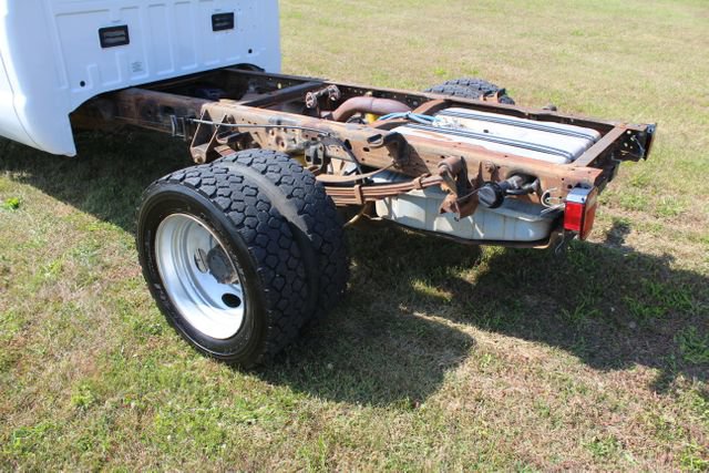 Used 2002 Ford F550 4x4 Regular Cab Super Duty image 19