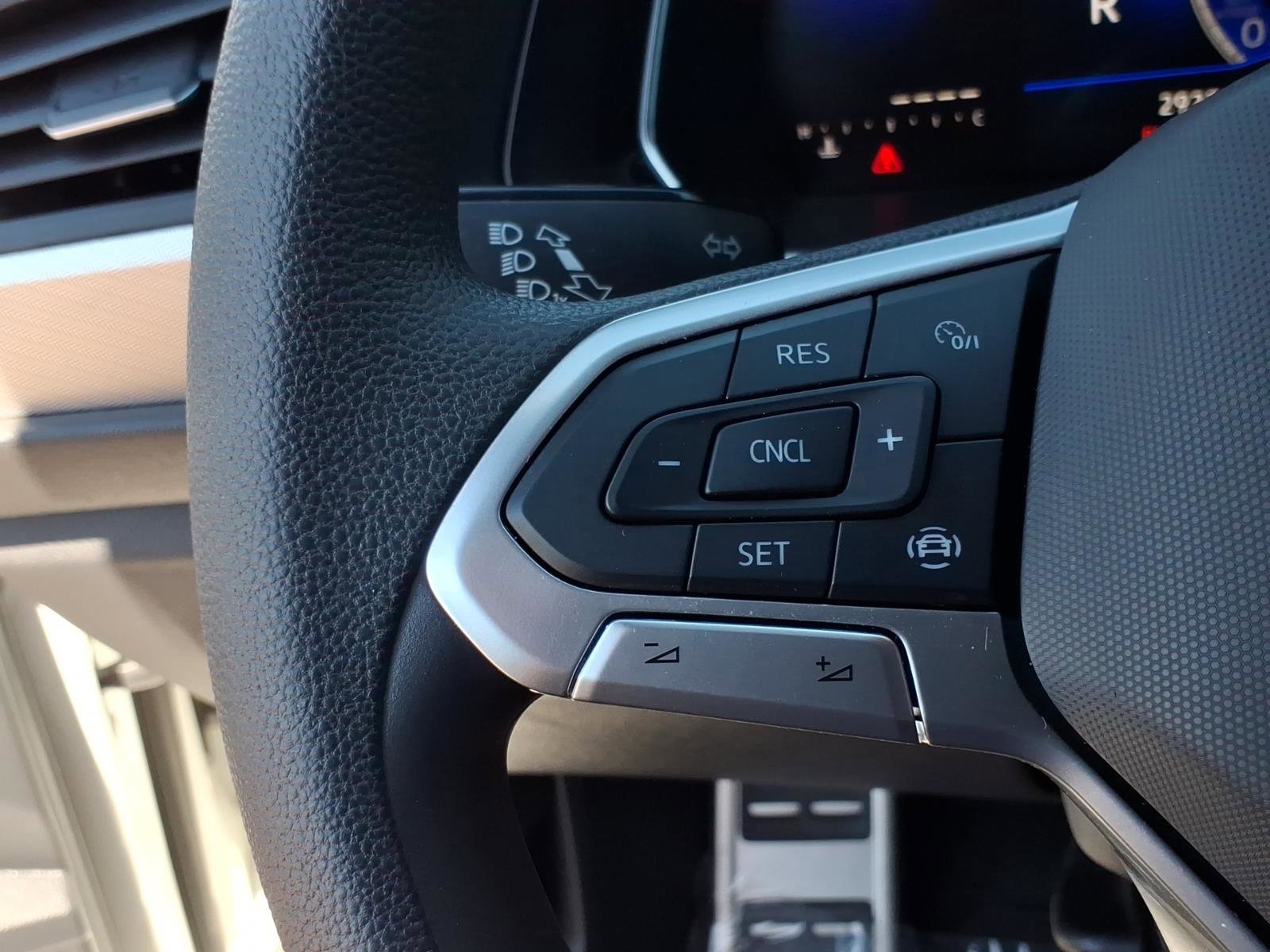 Certified 2023 Volkswagen Jetta Sport image 33