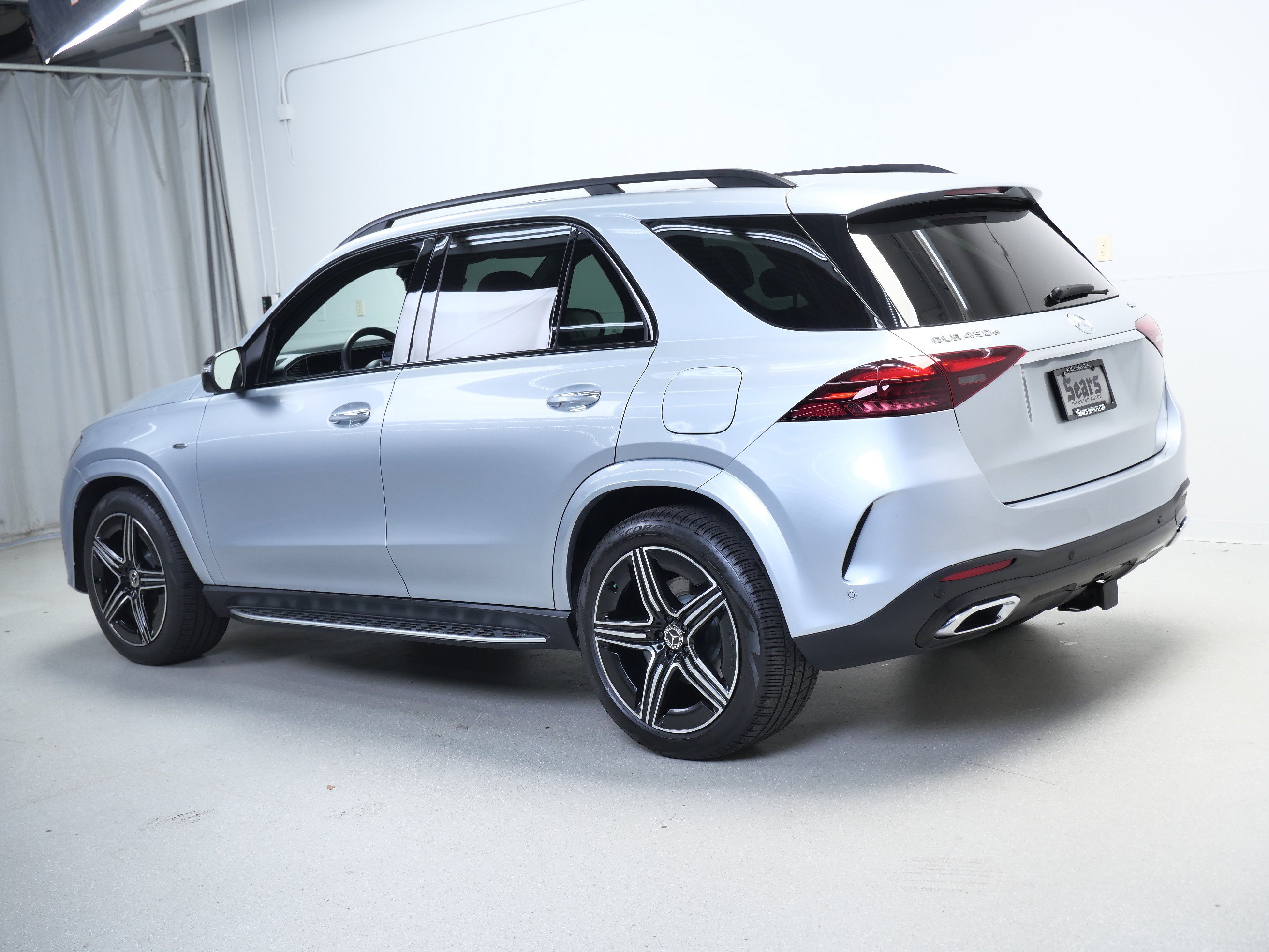 Certified 2025 Mercedes-Benz GLE 450e 4MATIC w/ AMG Line Exterior image 11