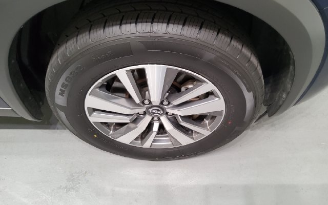 Used 2025 Nissan Pathfinder SL FWD image 36