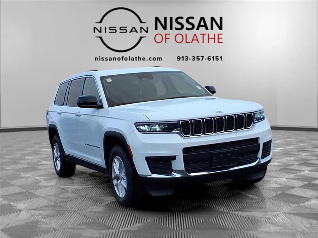 Used 2023 Jeep Grand Cherokee L Laredo image 30