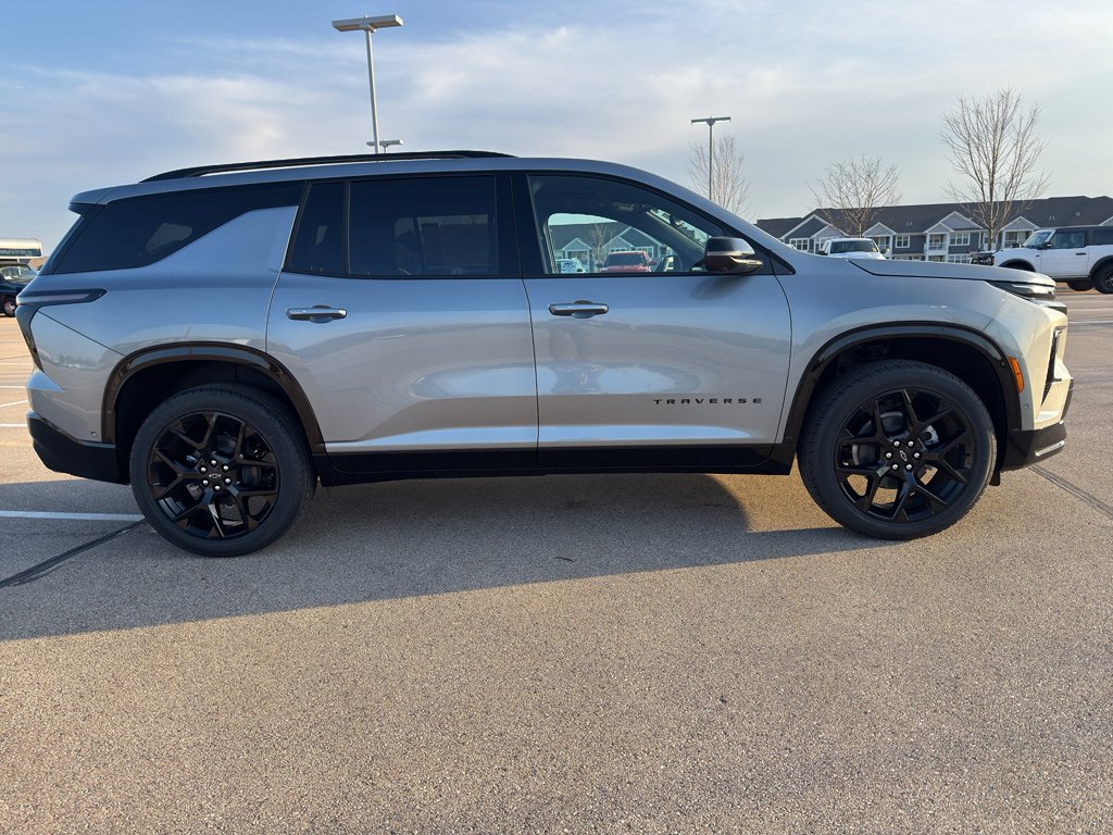 New 2026 Chevrolet Traverse RS w/ LPO, Floor Liner Package image 5