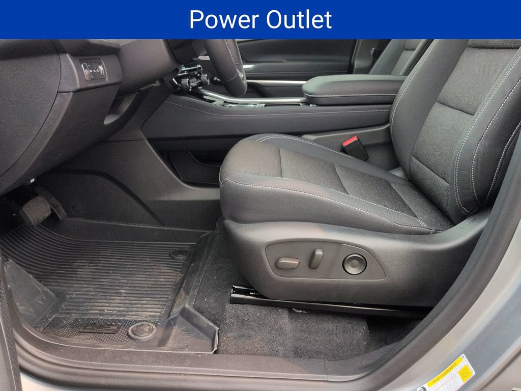 New 2026 Chevrolet Traverse LT w/ Driver Confidence Package AWD/4WD image 9