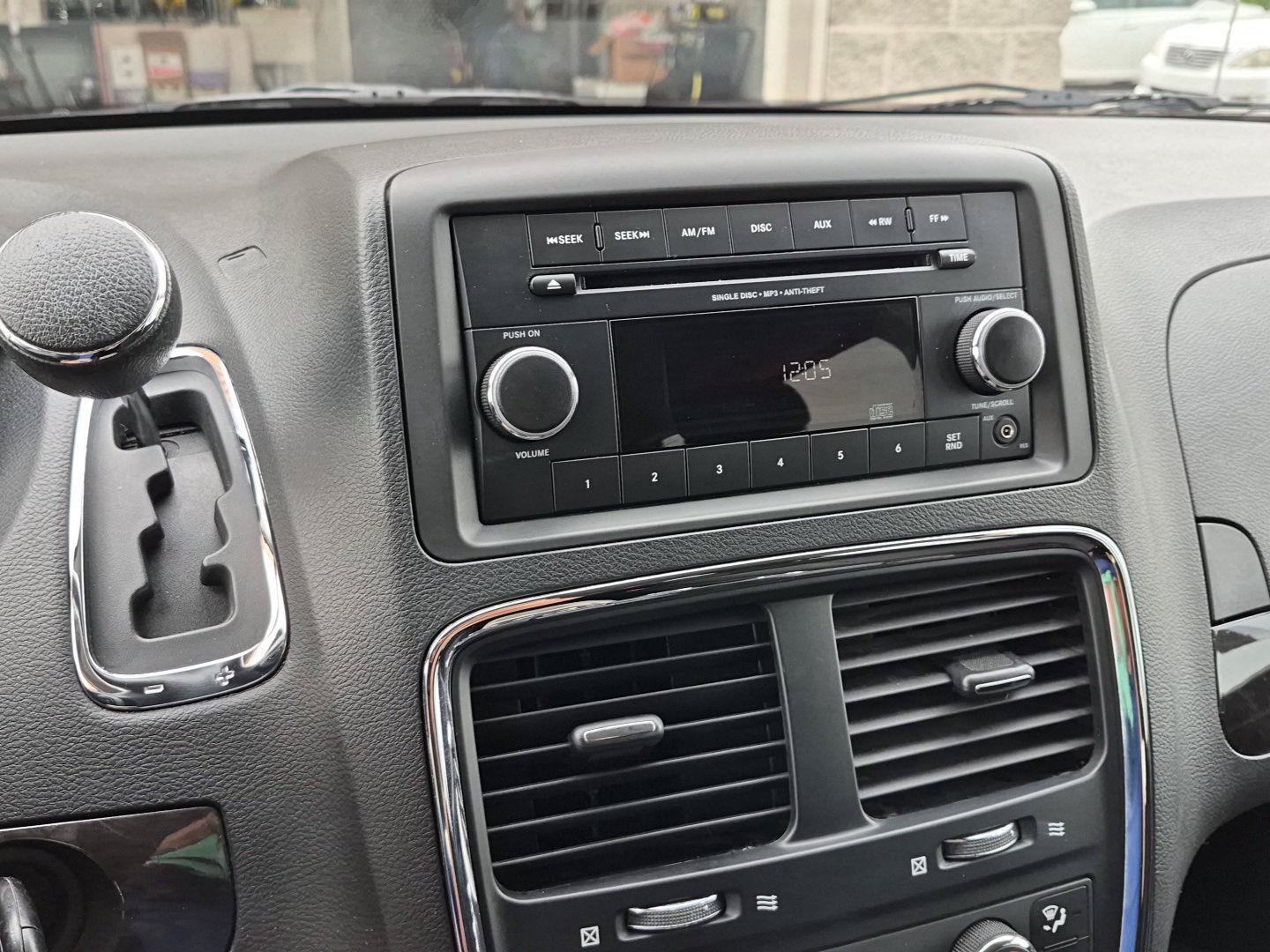 Used 2013 Dodge Grand Caravan SE FWD image 15