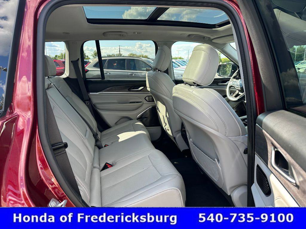 Used 2022 Jeep Grand Cherokee Overland image 43