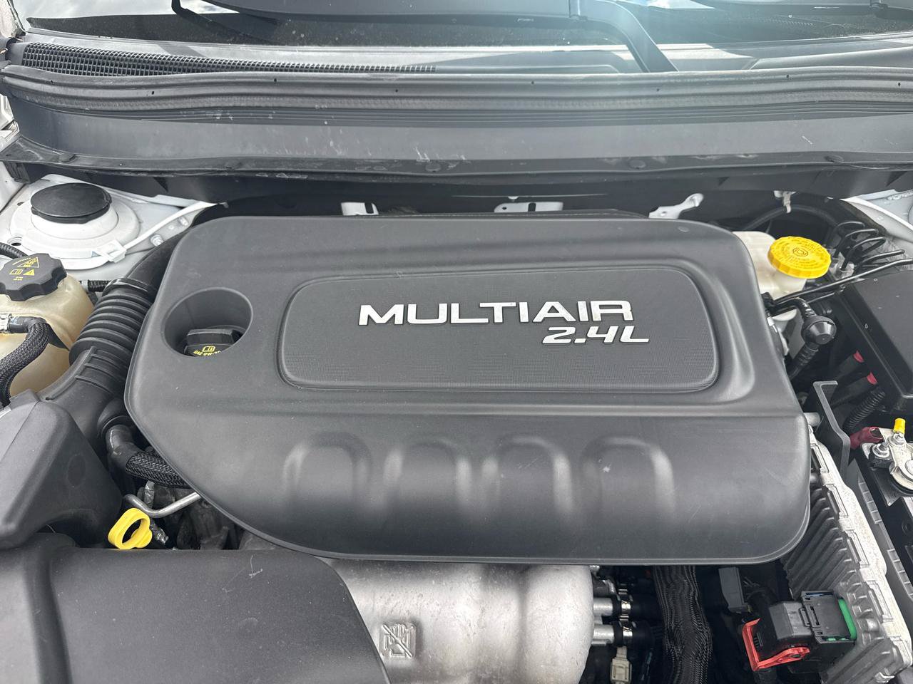 Used 2018 Jeep Cherokee Latitude w/ Altitude Package FWD image 26