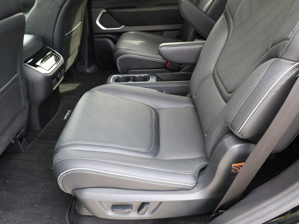 Certified 2025 INFINITI QX80 Luxe RWD image 21