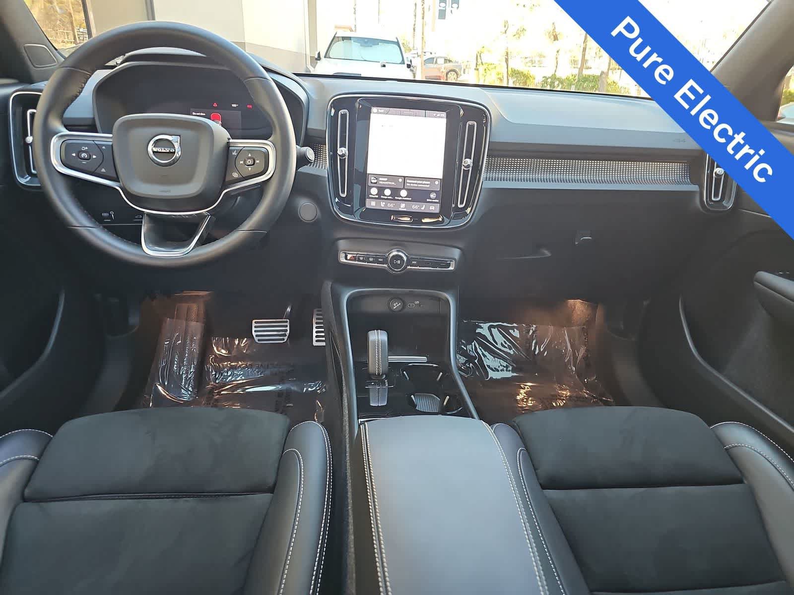 Used 2022 Volvo XC40 P8 Recharge Plus AWD/4WD image 14