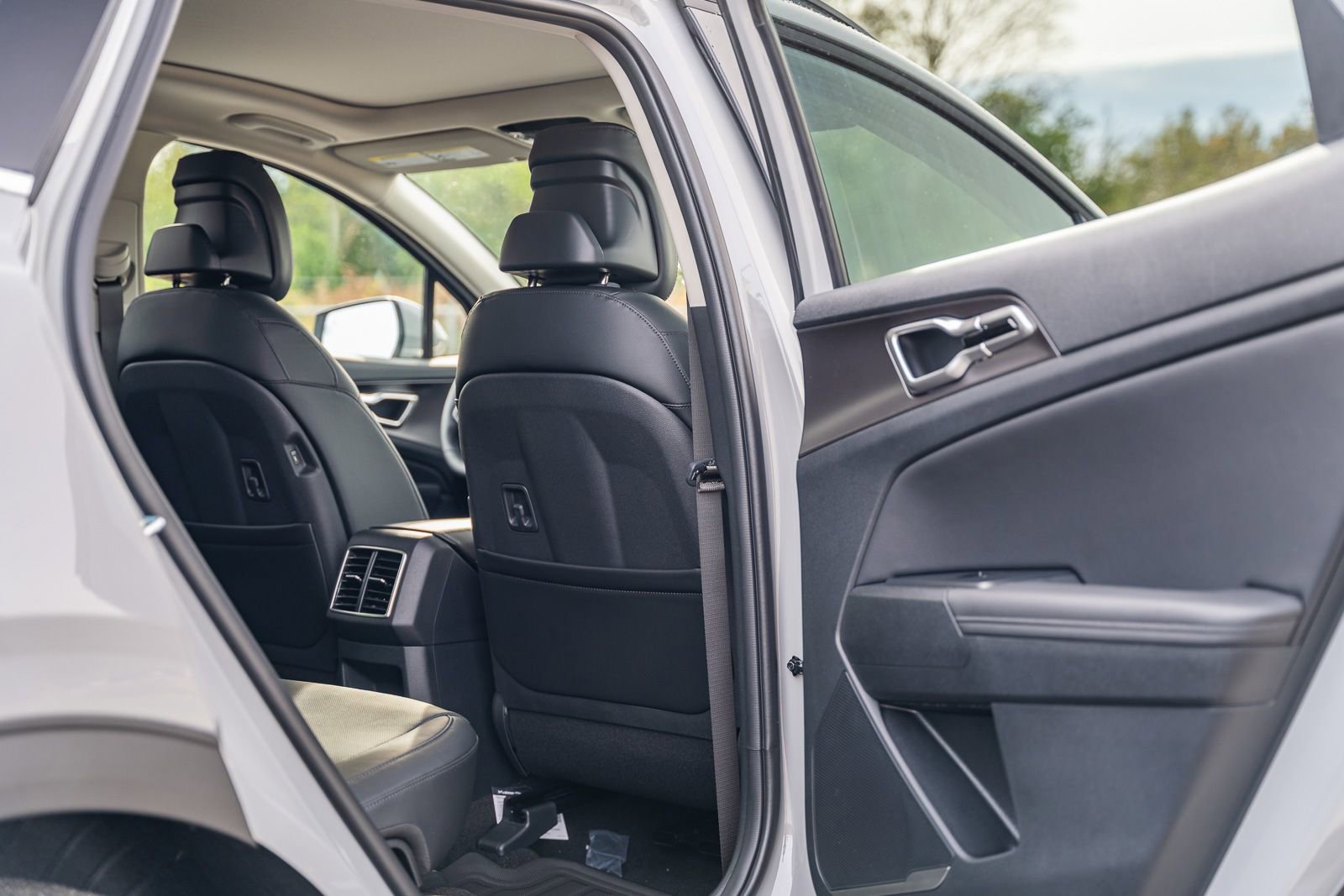 New 2026 Kia Sportage EX w/ EX Panorama Roof Package image 10