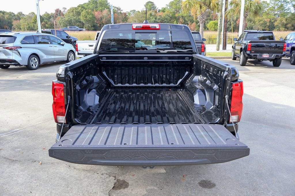 Used 2025 Chevrolet Colorado W/T image 25