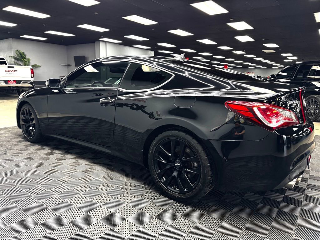 Used 2016 Hyundai Genesis 3.8 RWD image 9